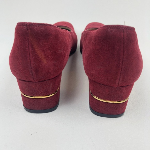 Salvatore Ferragamo Suede Pump - Picture 3 of 8